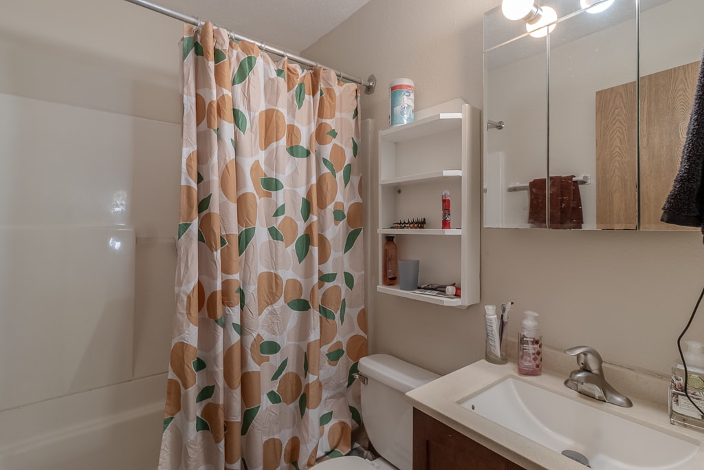 Building Photo - 119 E Welcome Ave