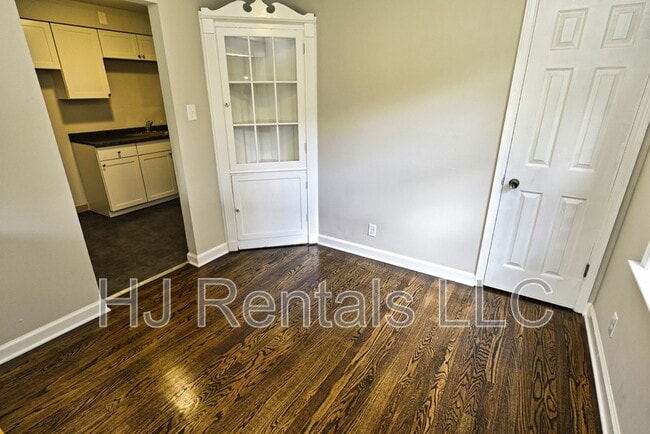 Building Photo - 9650 Cutler Dr