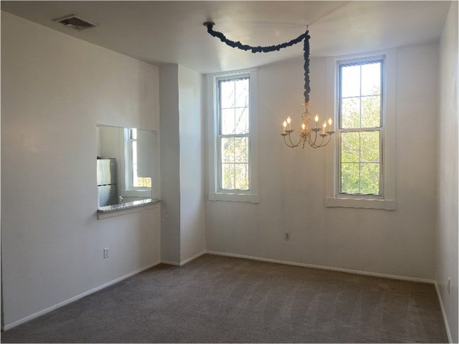 Building Photo - 917 Columbia Ave