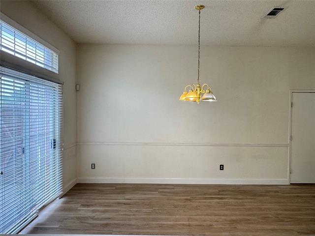 Building Photo - 9814 Honeysuckle Dr