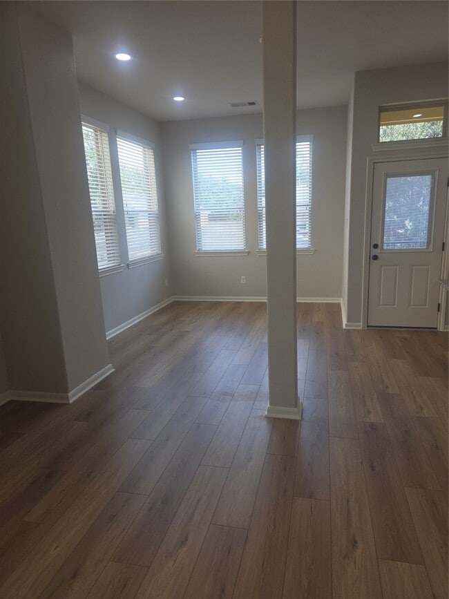 Building Photo - 18554 Jasmine Garden Pl