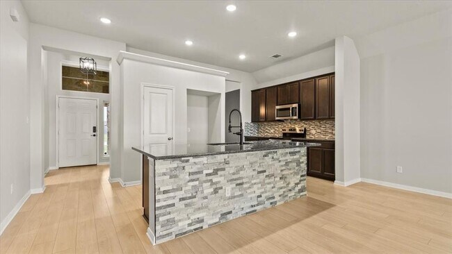 Building Photo - 160 Colby's Way