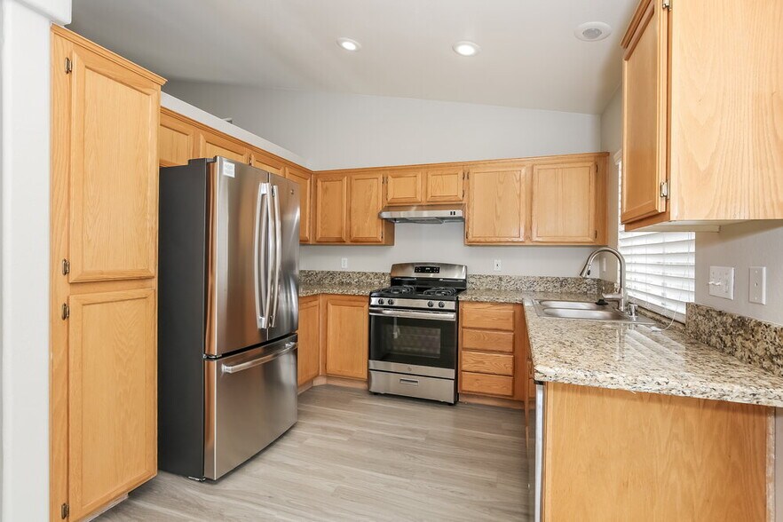 Building Photo - 534 Rancho Del Norte Dr