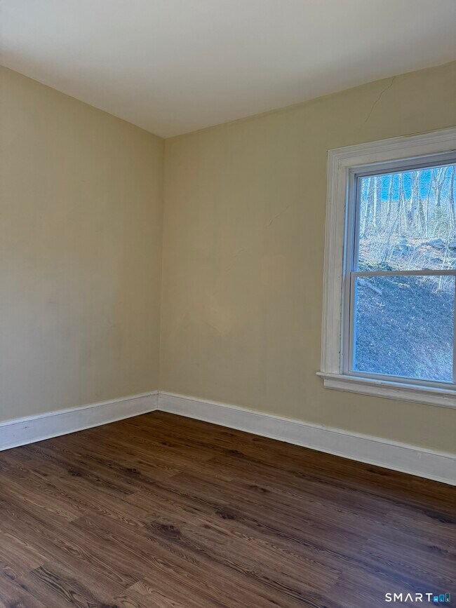 Building Photo - 140 Hillside Ave