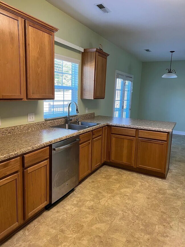 Building Photo - 2915 Atwood Rd