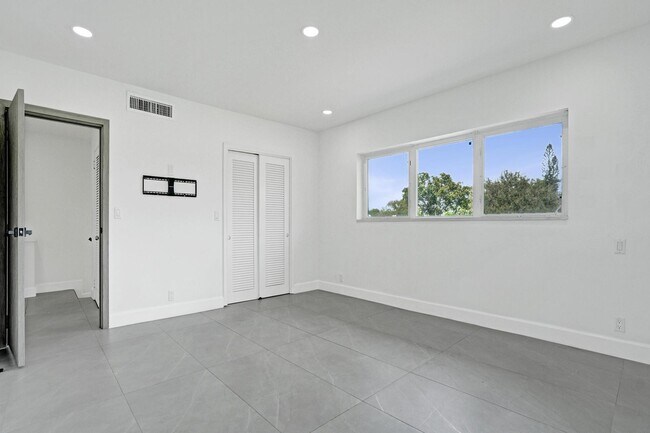 Building Photo - 6700 E Tropical Way