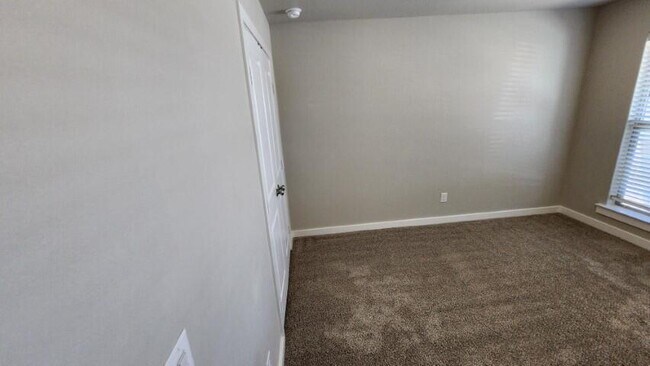 Building Photo - 13609 Sherman Ave