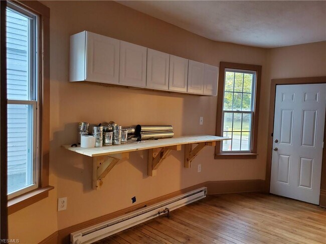 Building Photo - 8104 Simon Ave