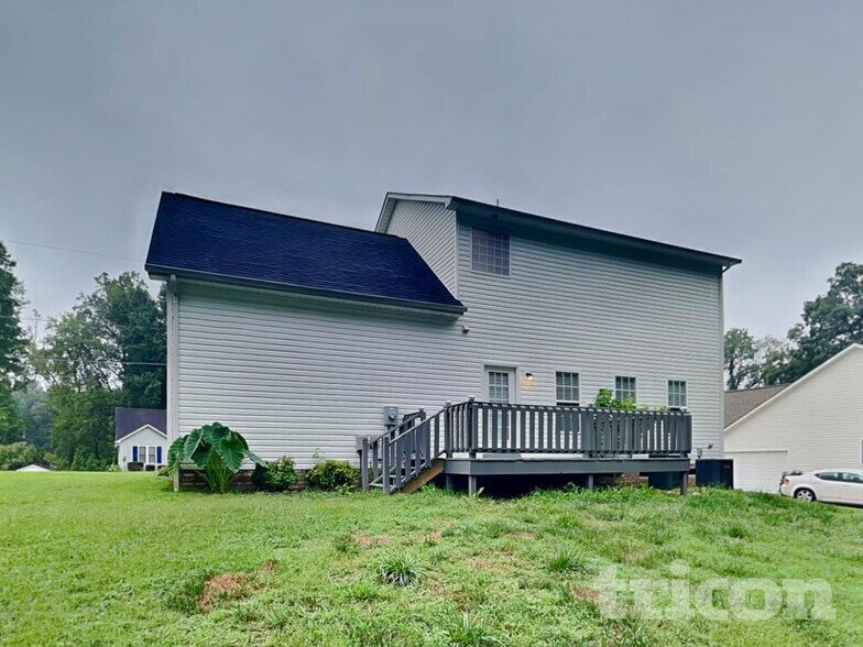 Building Photo - 461 Kimball Loop