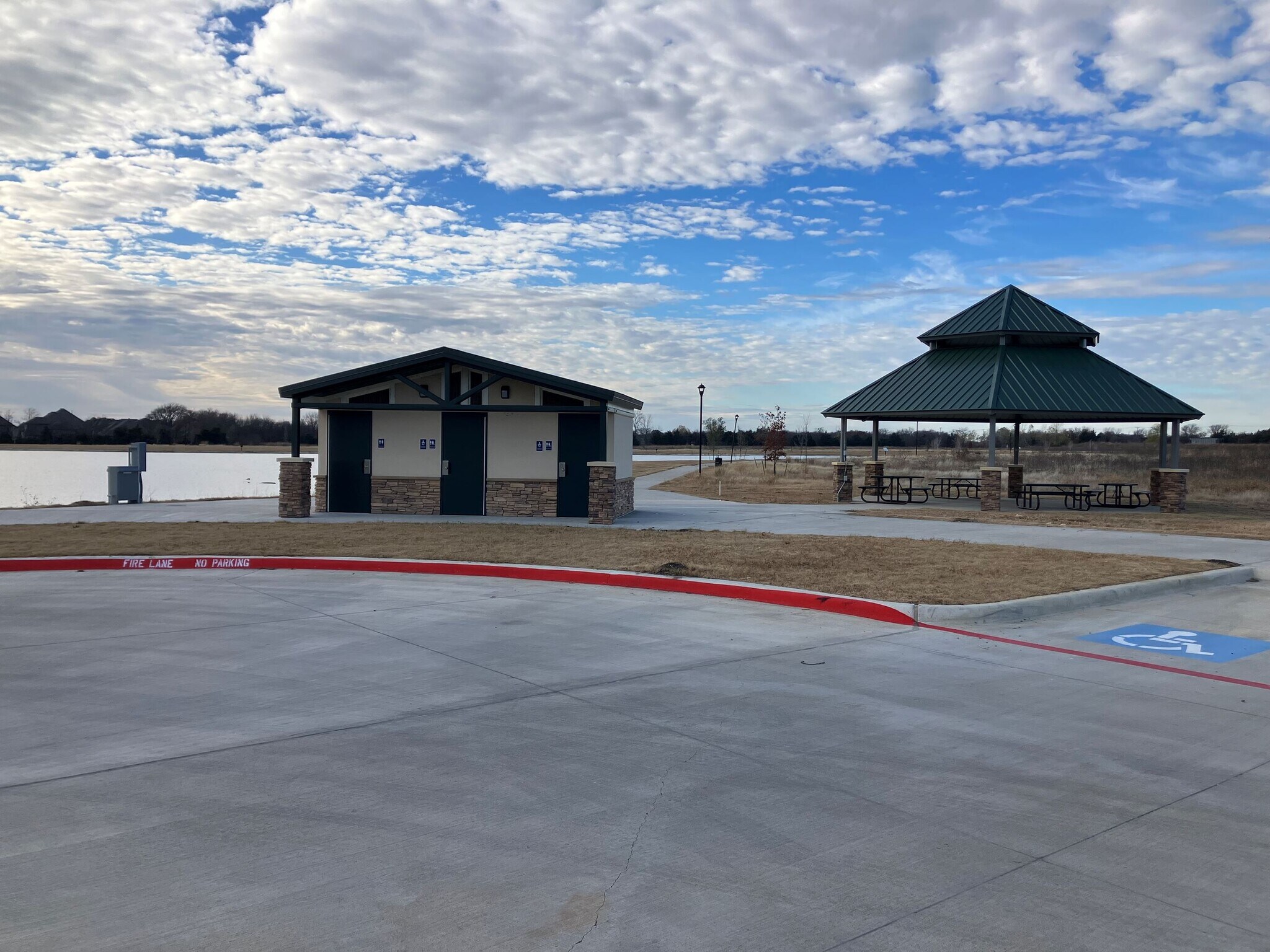 Building Photo - 2818 Diamondback Dr