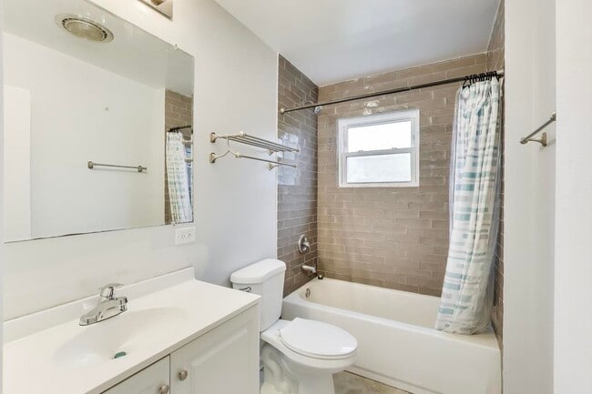 Building Photo - 4257 Oakton St