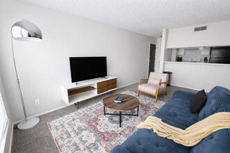 Building Photo - 505 N Rock Rd