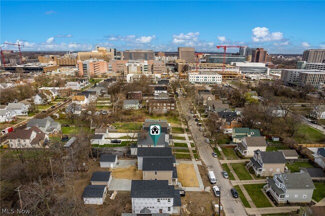 Building Photo - 2250 E 100th St