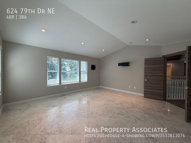 Building Photo - 624 79th Dr NE