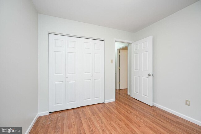 Building Photo - 37 Arrowwood Ct