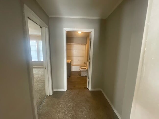 Building Photo - Renovated 2 Bedroom 1.5 Bath Home for Rent!!