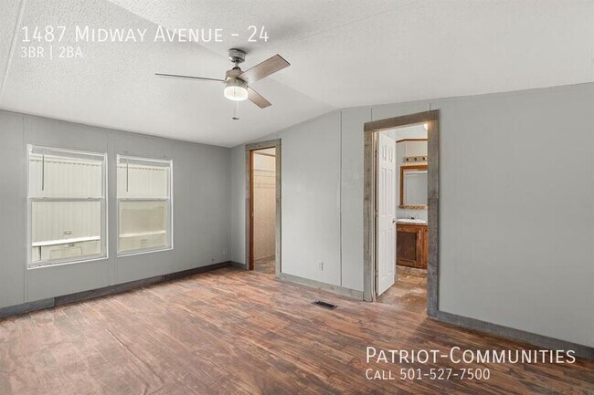 Building Photo - 1487 Midway Ave