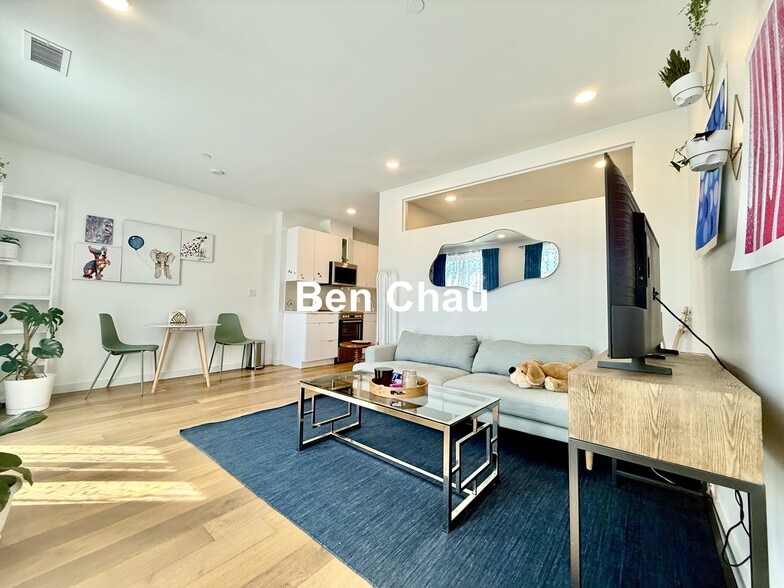 Building Photo - 97 Elmwood St