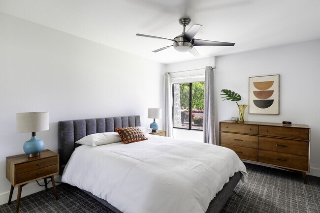 Building Photo - Serene Oasis Condo in Palm Springs