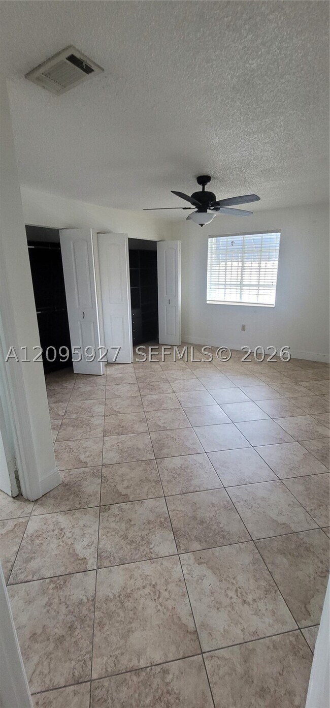 Building Photo - 3254 W 70th St