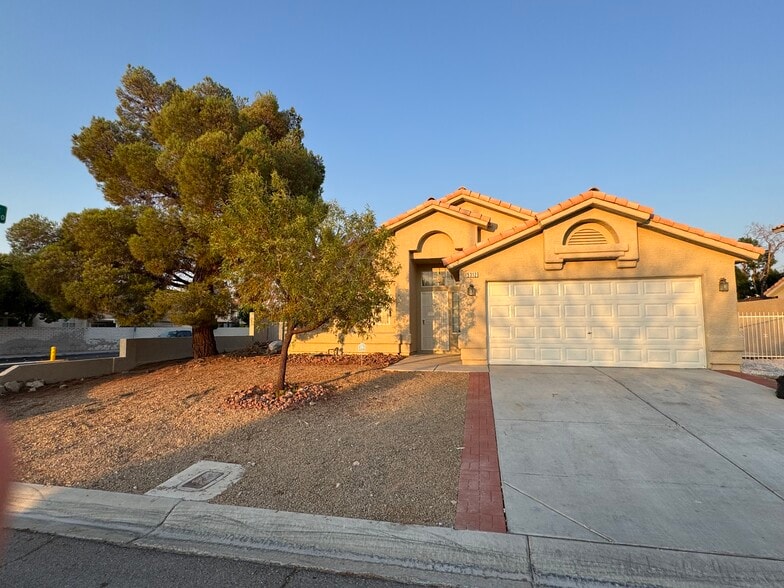 Primary Photo - 5312 Great Pine Dr