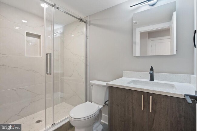 Building Photo - 408 N Front St