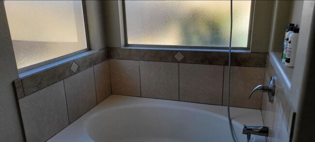 Building Photo - 4820 W Taro Dr
