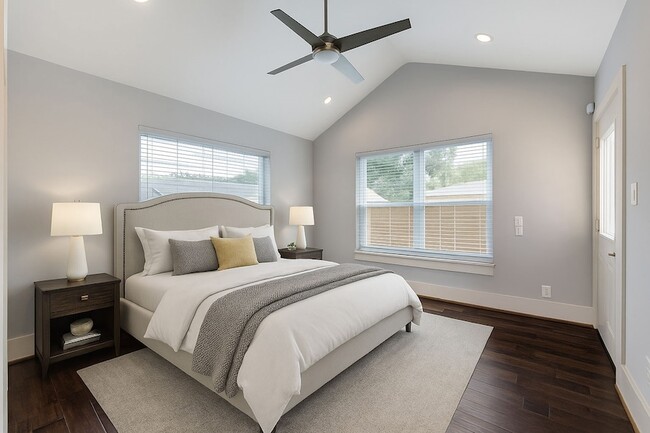 Building Photo - 2401 Eagle St