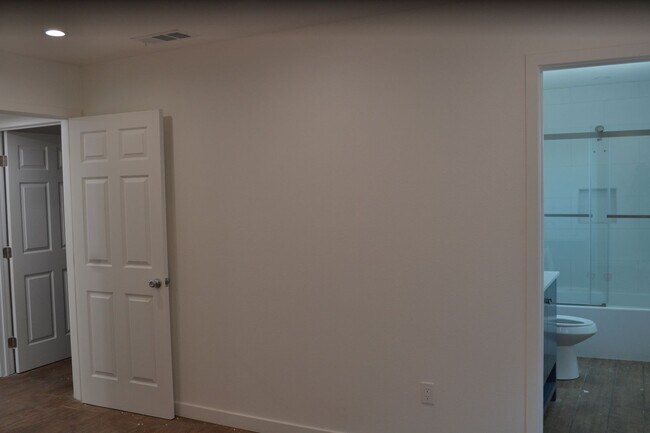 Building Photo - ??Newly Built 3 Bed / 3 Bath ADU – Great L...