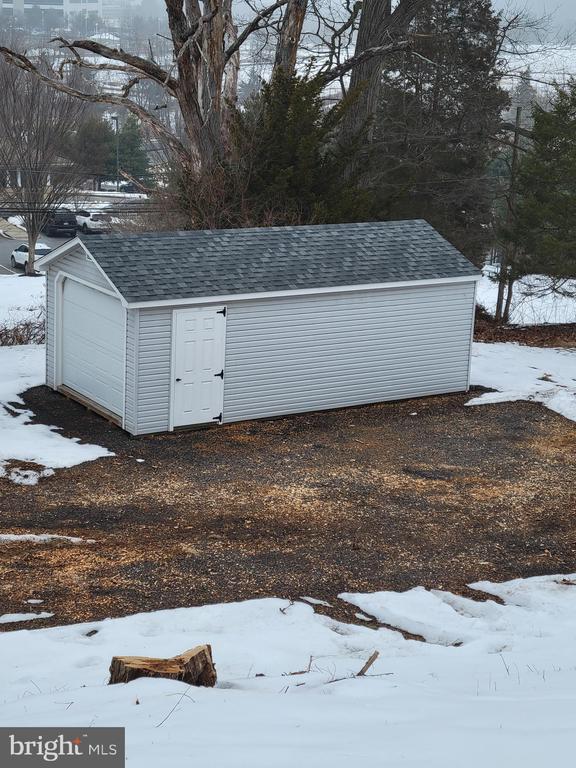 Building Photo - 320 Troutman Rd