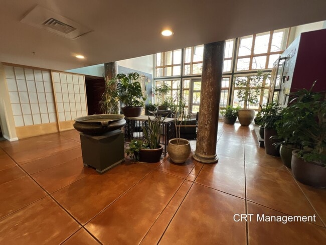 Building Photo - Charming 1 Bed, 1 Bath Condo Available in Cherry Creek