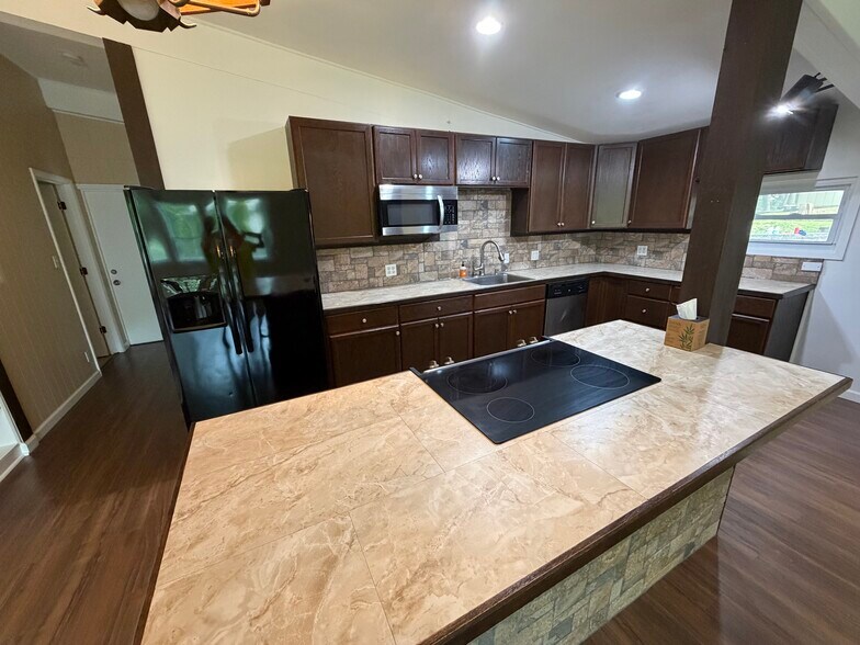 Building Photo - 3965 Sinclair Shores Rd