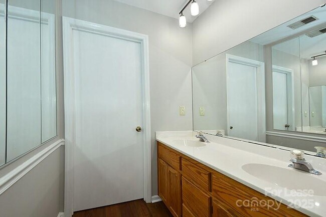 Building Photo - 411 Mallard Head Pl