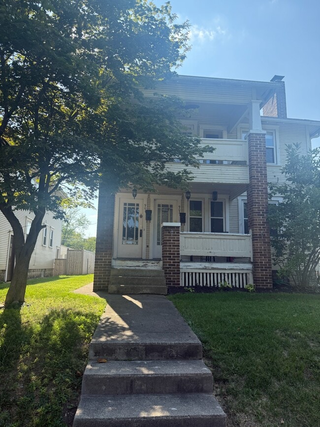 Building Photo - 901 Oxley Rd