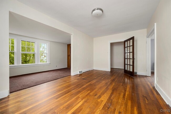 Building Photo - 1410 Fincke Ave