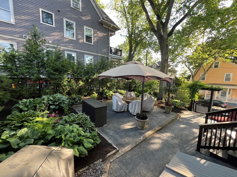 Back Yard - 59 Halsey St