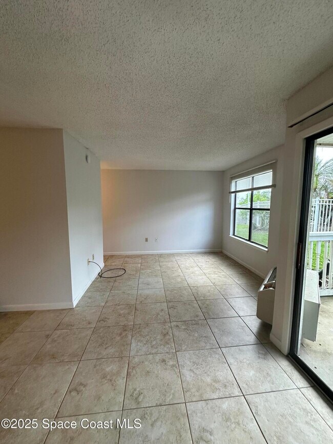 Building Photo - 225 S Tropical Trail