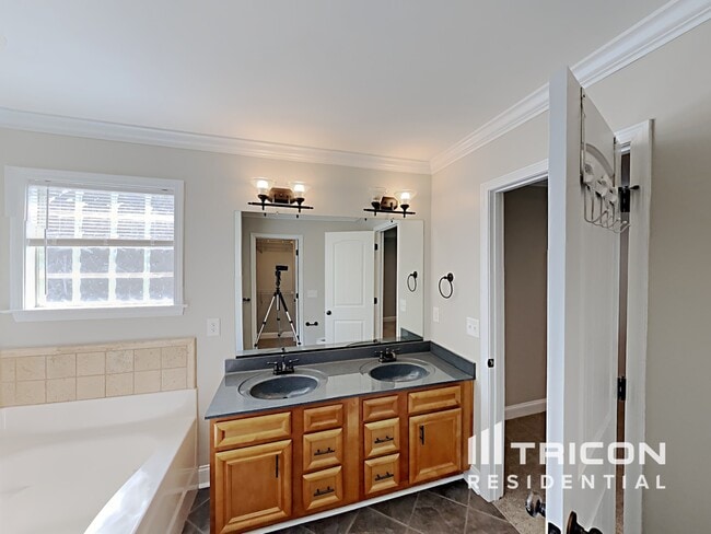 Building Photo - 1159 Folkstone Ridge Ln