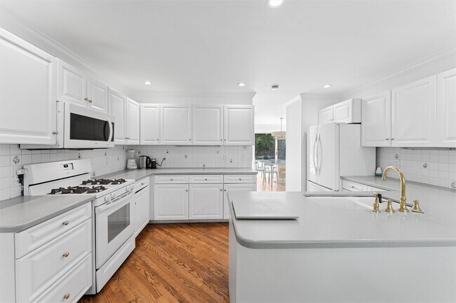 Building Photo - 129 Oneck Ln