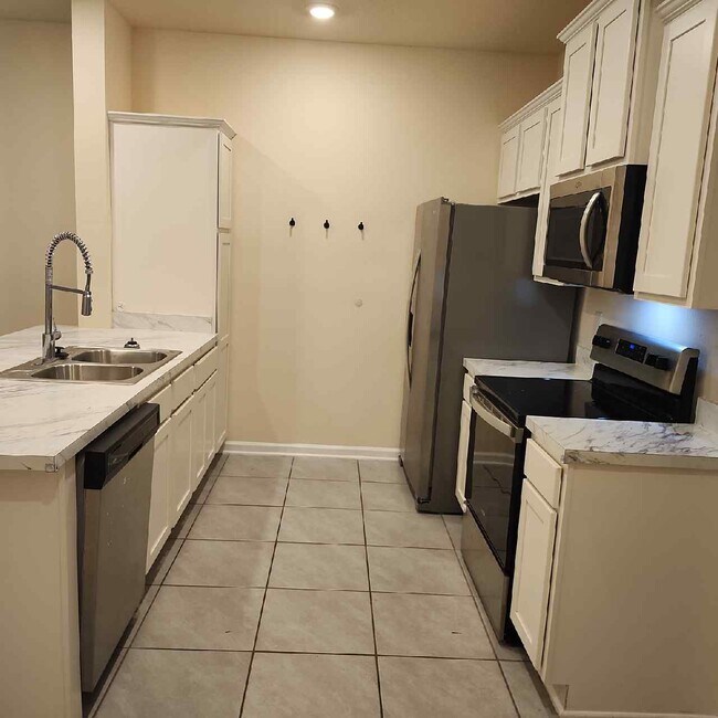 Building Photo - 86624 Shortline Cir