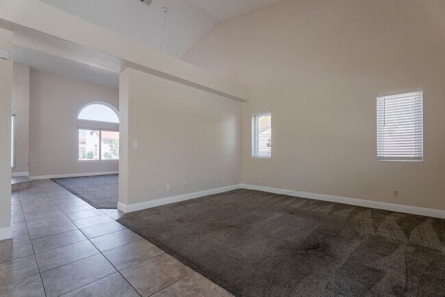 Building Photo - 26 Fantasia Ln