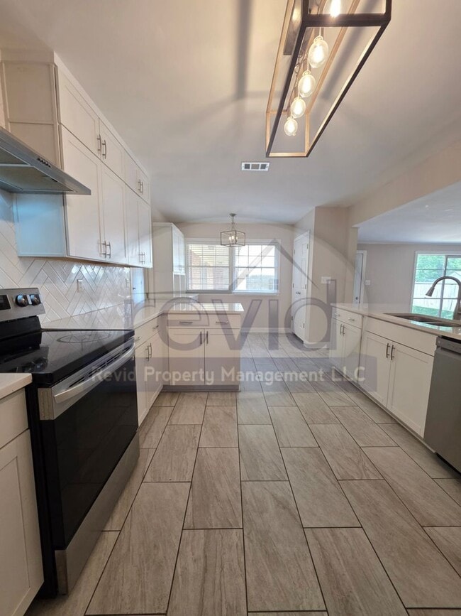 Building Photo - 99 Perkins Extd