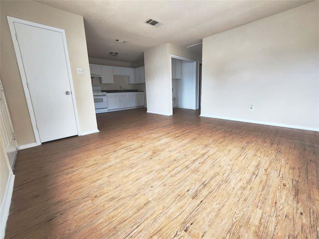 Building Photo - 4304 S Cravens Rd