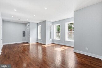 Building Photo - 1618 1st St NE