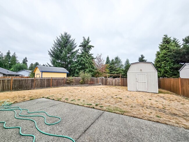 Building Photo - Well Kept 3BD Rambler
