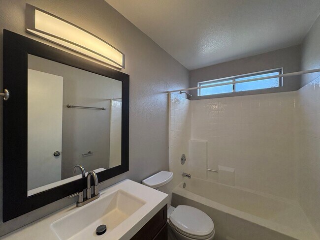 Building Photo - Modern 2BD/2BA San Marcos Condo w/ In-Unit...