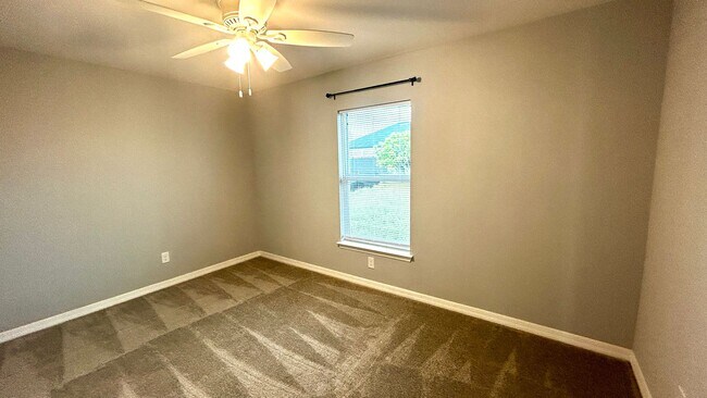 Building Photo - 4 Bedroom 2 Bathroom 2 Car Garage Home - NW Cape Coral - Available Mid April