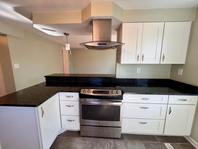 Building Photo - Pittsburgh - 2 Bedroom 1.5 Bathroom - Home...