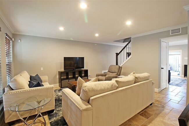 Building Photo - 10386 Hammerly Blvd