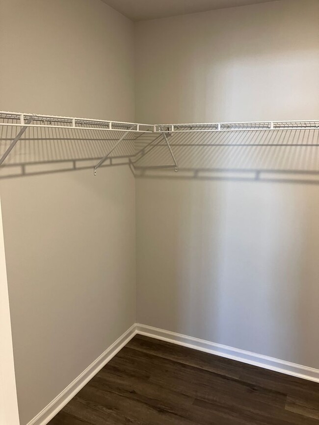 Building Photo - 3 Bedroom 2 Bathroom House- Groves at Sout...